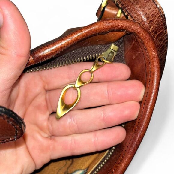 Earth Bags Genuine Brown Leather Shoulder Bag - Picture 6 of 8